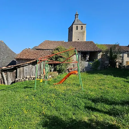 Maison Conviviale A Le Roc, Avec Jardin Sans Vis-a-vis *