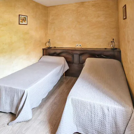 Maison Conviviale A Le Roc, Avec Jardin Sans Vis-a-vis بيت للعطل
