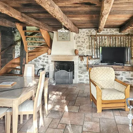 Maison Conviviale A Le Roc, Avec Jardin Sans Vis-a-vis Holiday home *