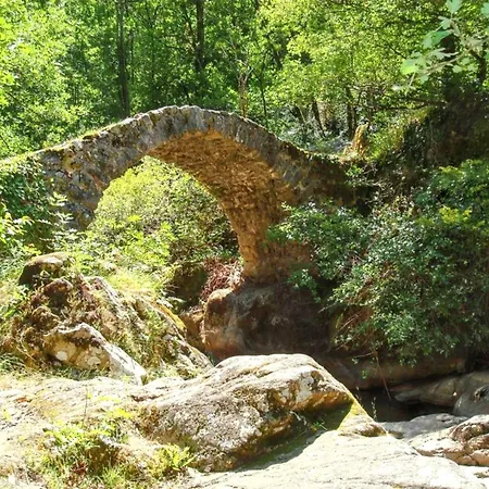 Сasa de vacaciones Maison Conviviale A Le Roc, Avec Jardin Sans Vis-a-vis Peyrusse-le-Roc