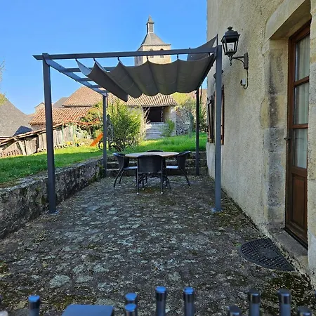 Holiday home Maison Conviviale A Le Roc, Avec Jardin Sans Vis-a-vis *