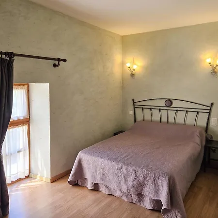Holiday home Maison Conviviale A Le Roc, Avec Jardin Sans Vis-a-vis Peyrusse-le-Roc