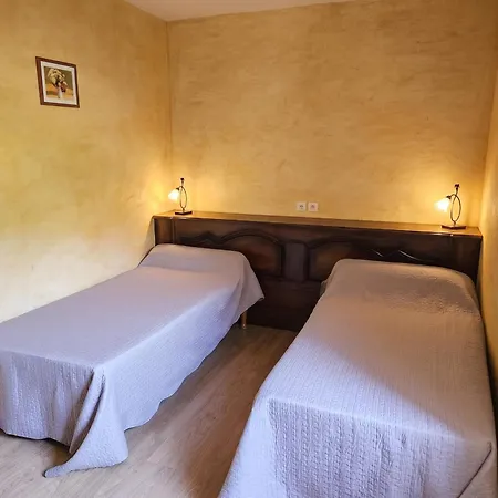 Maison Conviviale A Le Roc, Avec Jardin Sans Vis-a-vis Holiday home