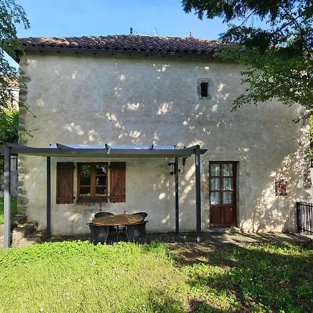 Maison Conviviale A Le Roc, Avec Jardin Sans Vis-a-vis Holiday home *