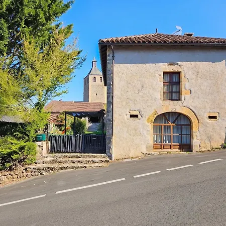 Holiday home Maison Conviviale A Le Roc, Avec Jardin Sans Vis-a-vis